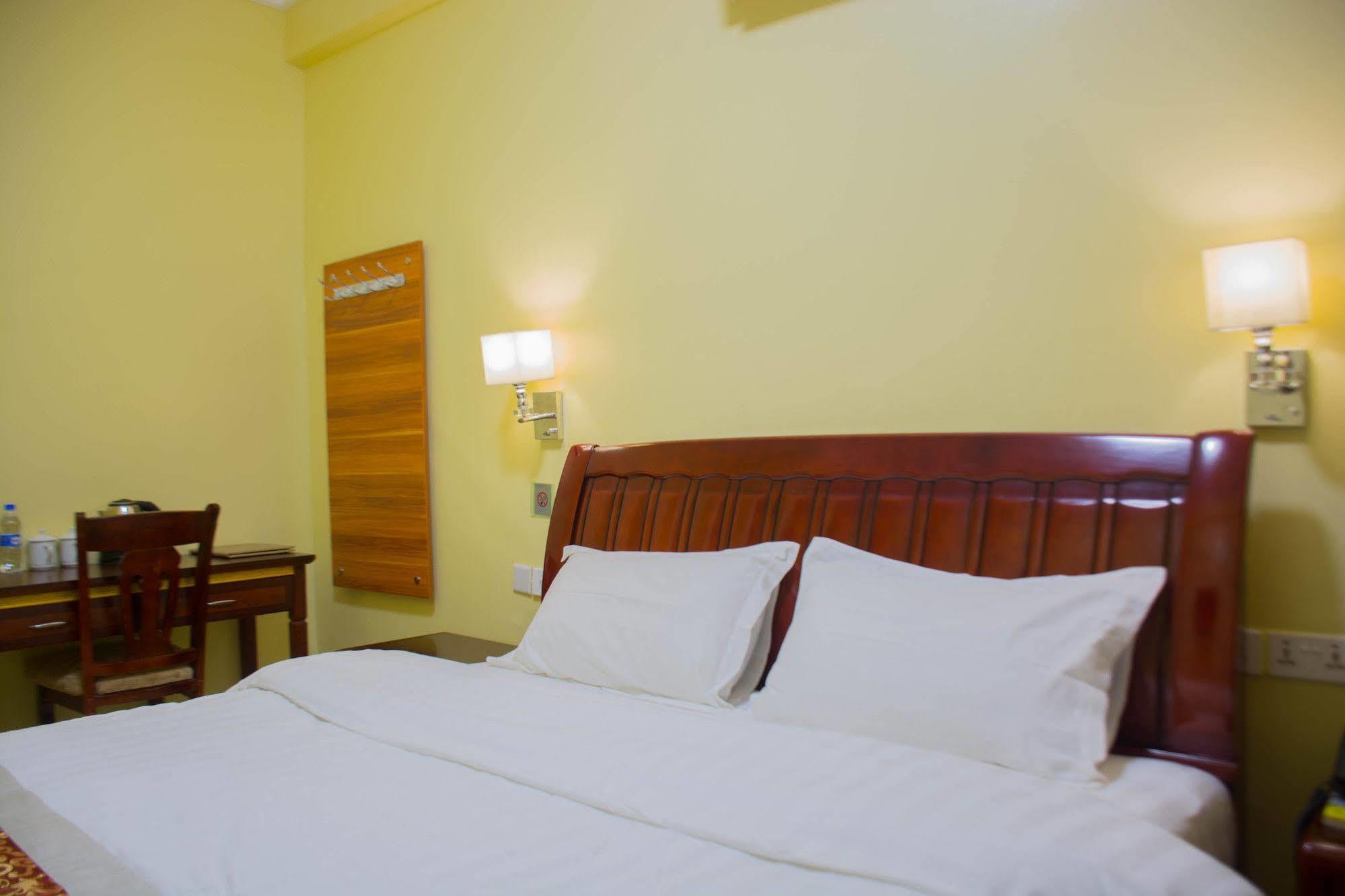 Hong Kong Hotel Dar es Salaam Bagian luar foto
