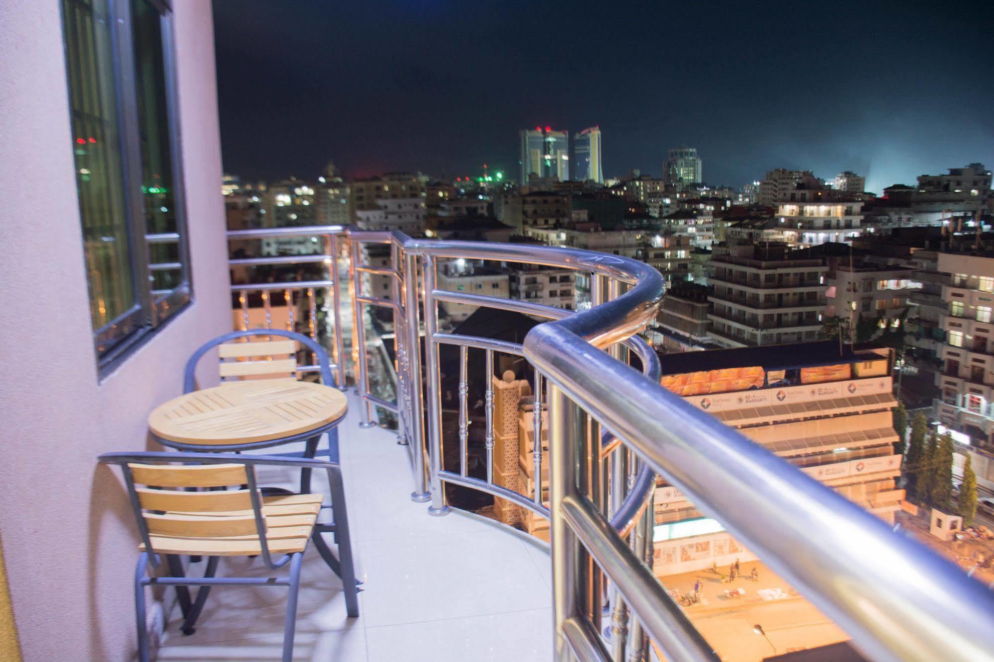 Hong Kong Hotel Dar es Salaam Bagian luar foto